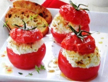 Tomates farcies au chevre frais